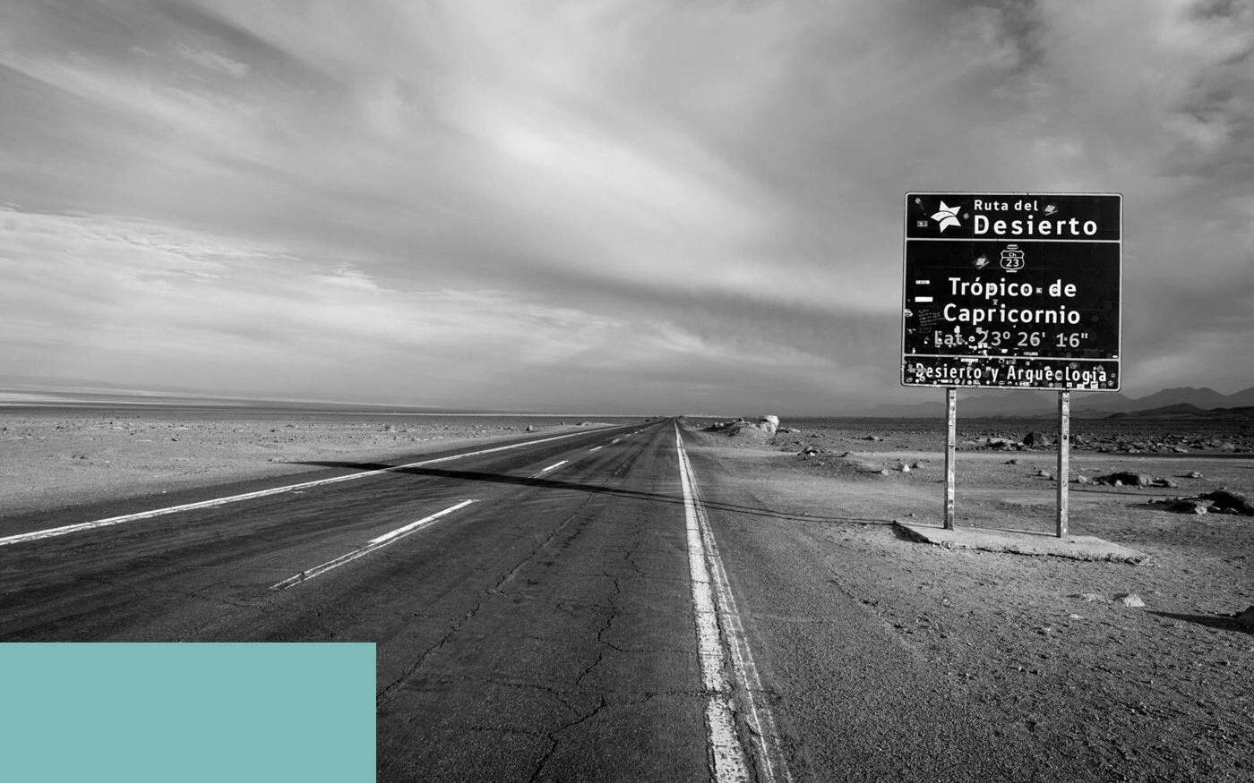 Ruta que cruza el desierto